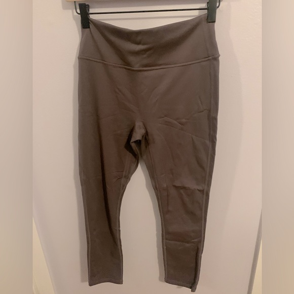 High Waisted Trinity Capri - Picture 1 of 2